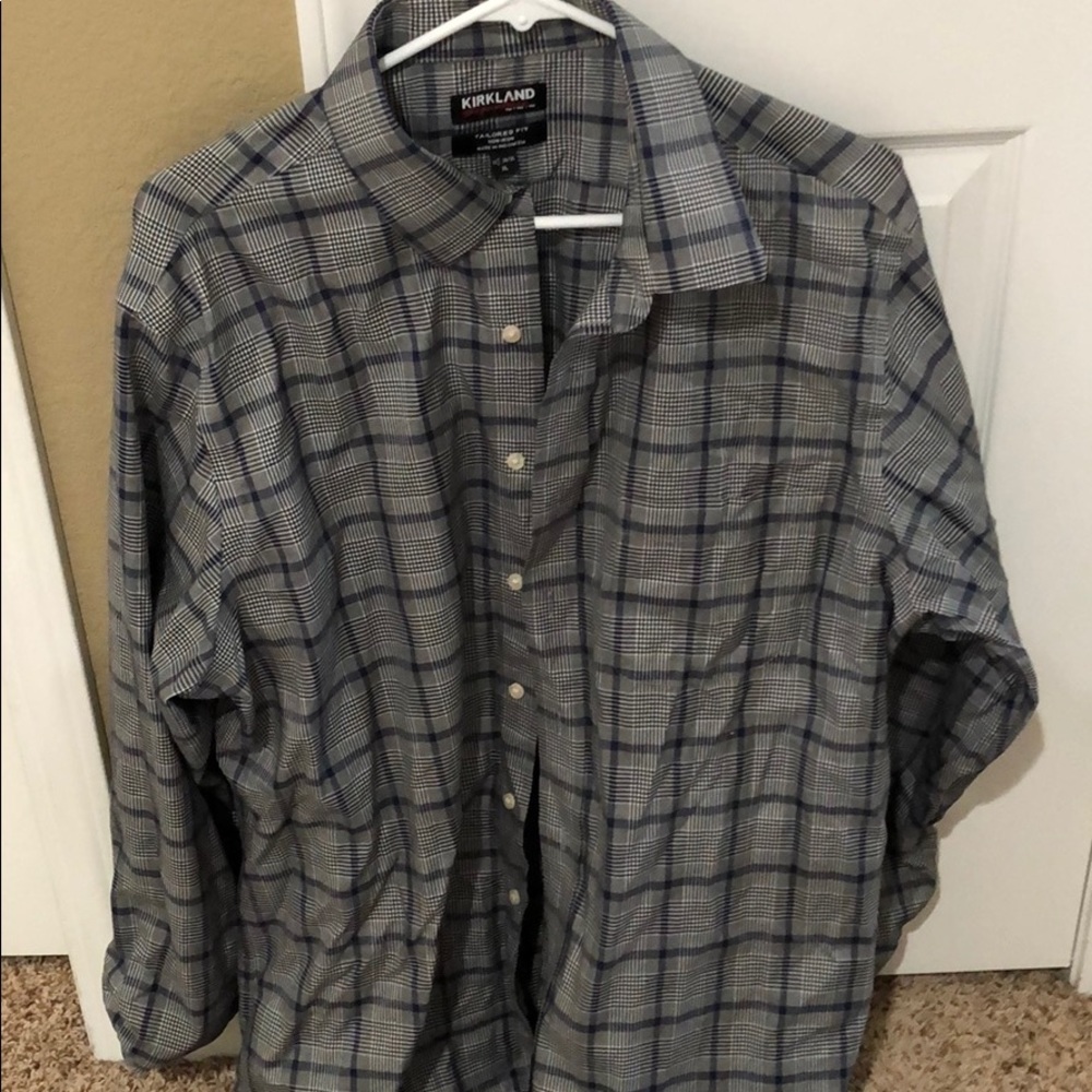 Men’s long sleeve shirt